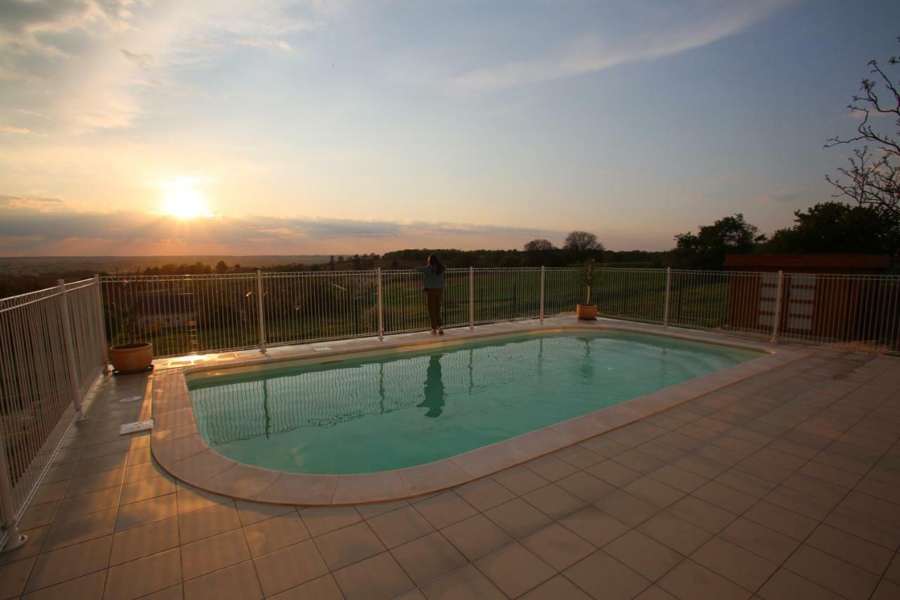Gite Montgolfiere 6 Personnes Chatellerault Exterior photo